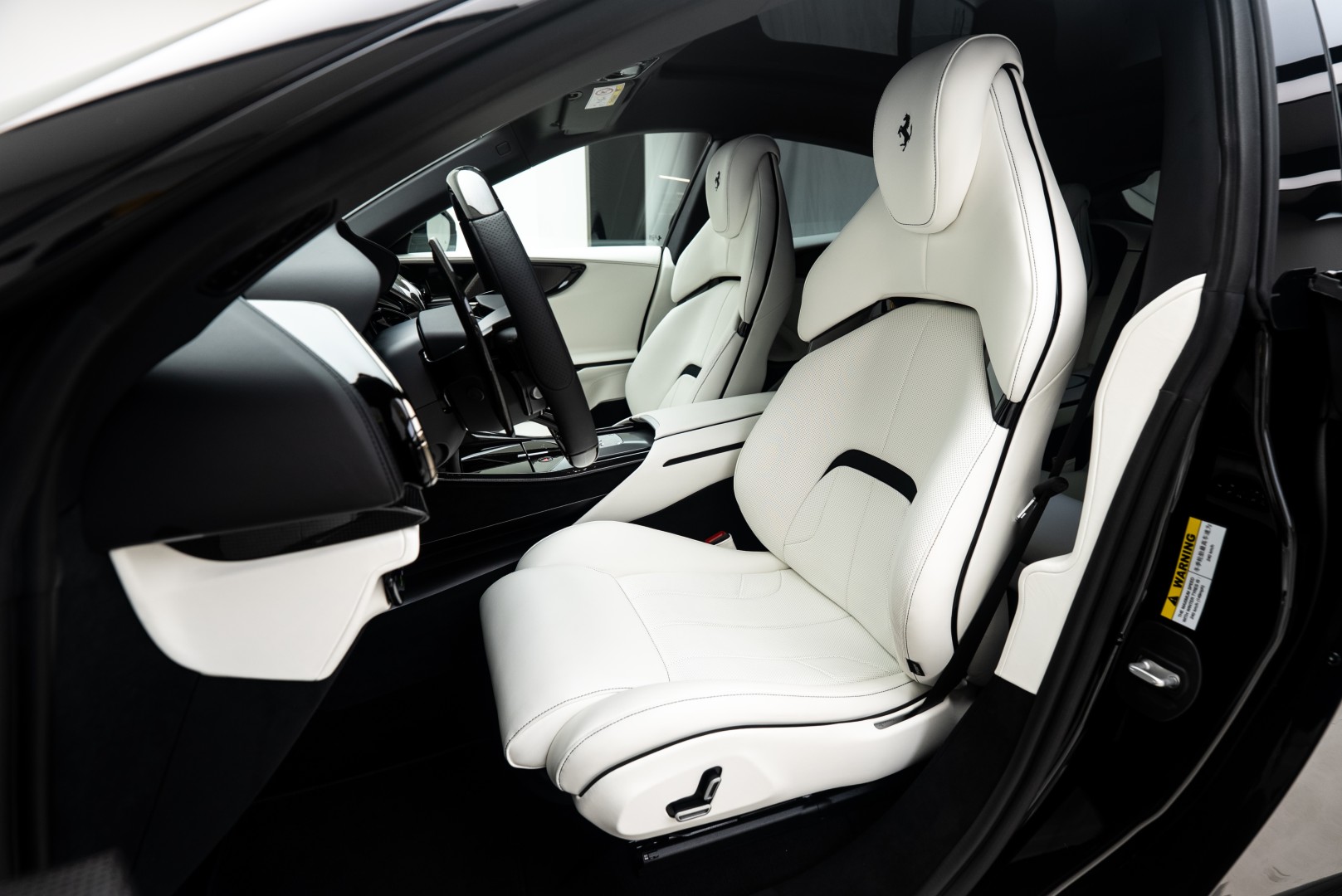 2025 FERRARI PUROSANGUE | FULL CARBON | MAIN DEALER SERVICE | HIGH SPEC